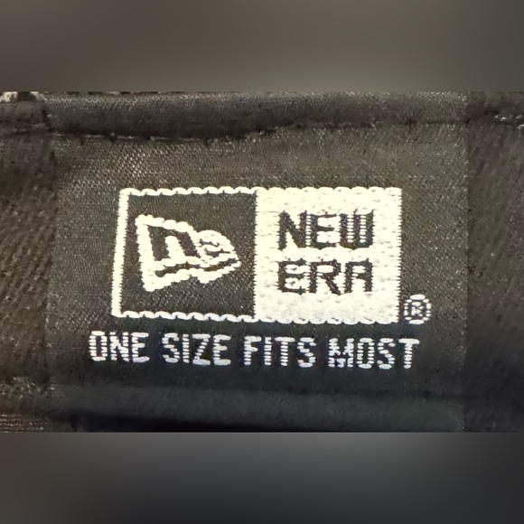 Red Sox hat - Picture 3 of 3